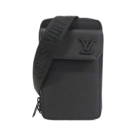 LOUIS VUITTON Black Shoulder Bag - Picture 1 of 9